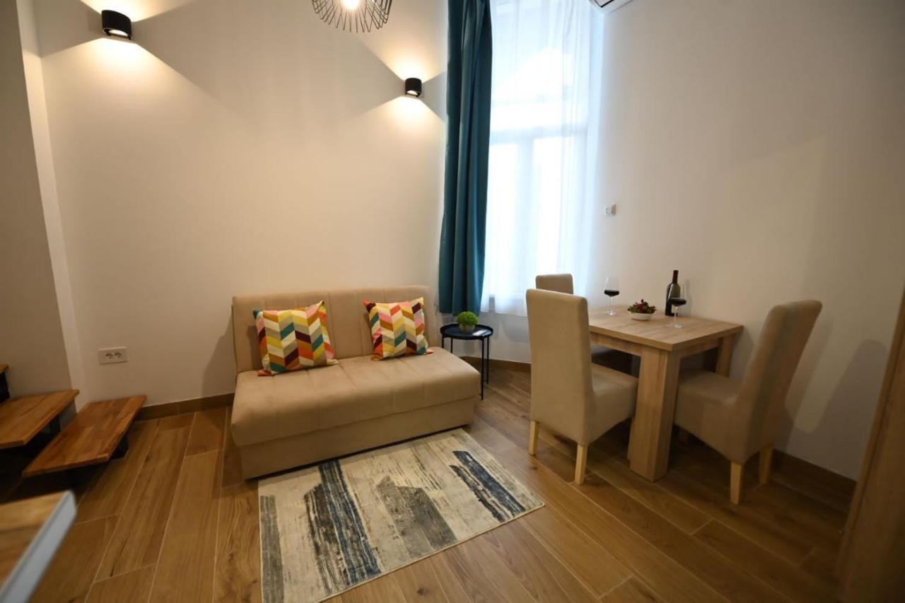 Bel Galleries Sajmiste Zimmer foto