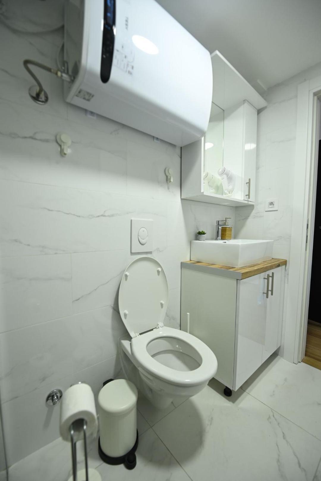 Bel Galleries Sajmiste Zimmer foto